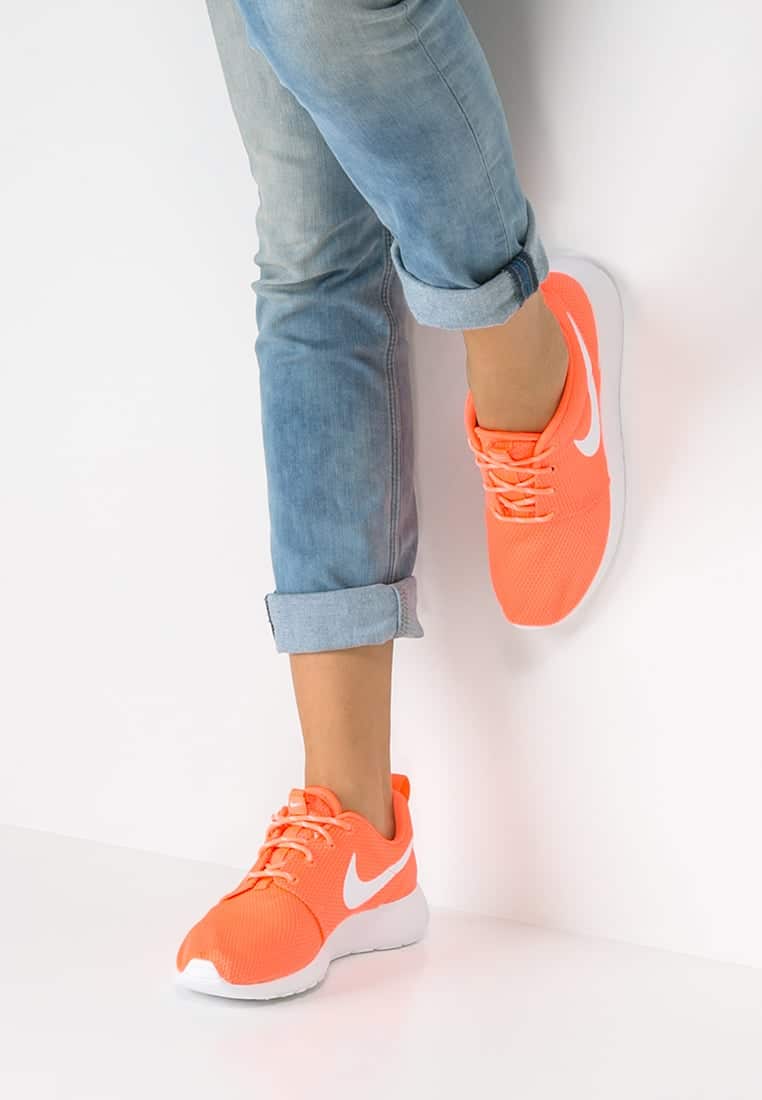 scarpe da tennis colorate