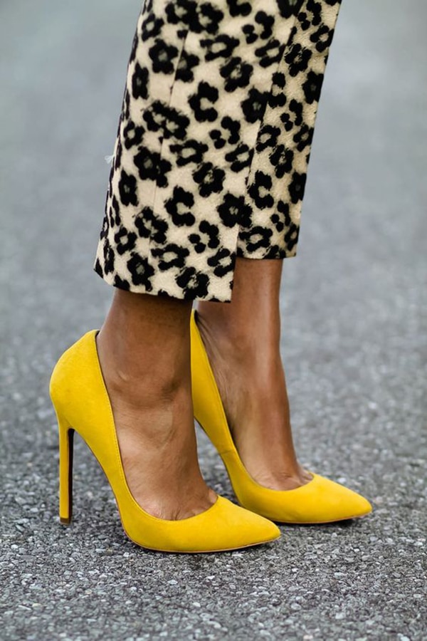 scarpe gialle con tacco